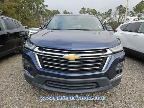Used 2022 Chevrolet Traverse LT image 3