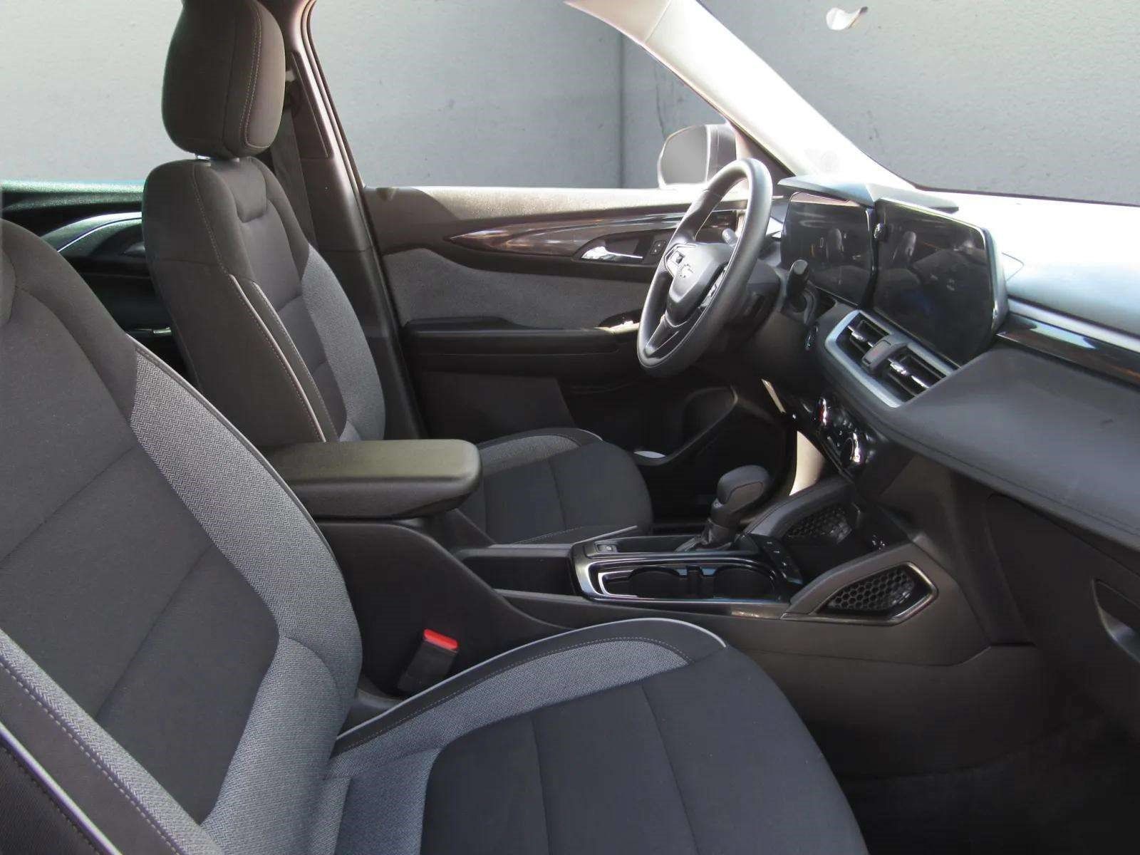 Used 2026 Chevrolet TrailBlazer LS w/ LS Confidence Package FWD image 5