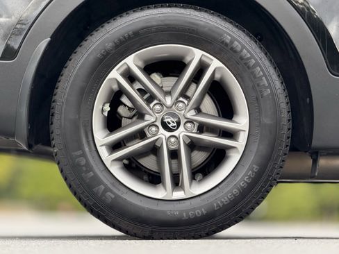 Used 2017 Hyundai Santa Fe Sport image 18