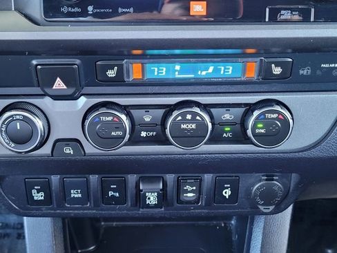 Used 2019 Toyota Tacoma TRD Off-Road AWD/4WD image 21