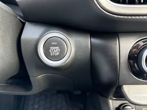 Used 2022 Hyundai Kona Limited image 34