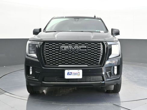 Used 2021 GMC Yukon XL Denali w/ Denali Premium Package image 16