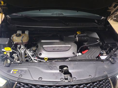 Used 2021 Chrysler Pacifica Touring image 45