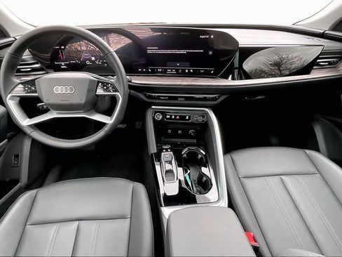 Certified 2025 Audi Q5 Premium w/ Convenience Package AWD/4WD image 16