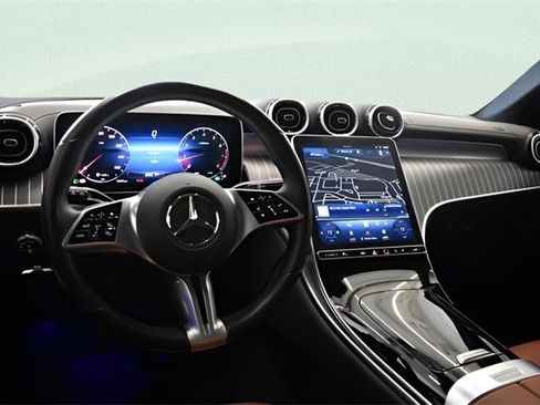Used 2024 Mercedes-Benz GLC 300 4MATIC image 25