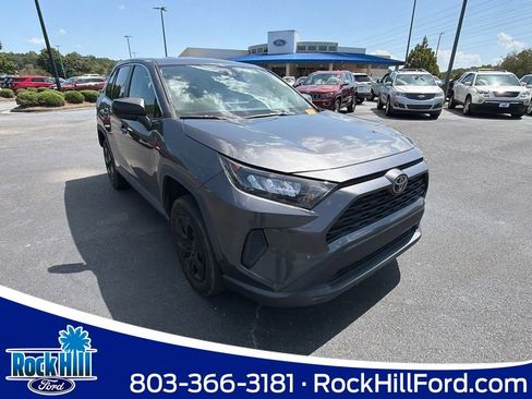 Used 2022 Toyota RAV4 LE FWD image 1