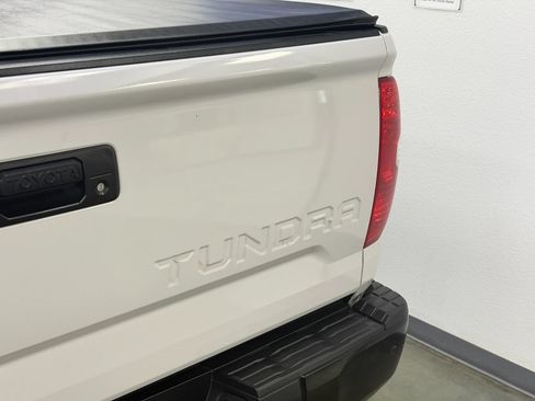 Used 2020 Toyota Tundra Limited w/ Limited Premium Package AWD/4WD image 16