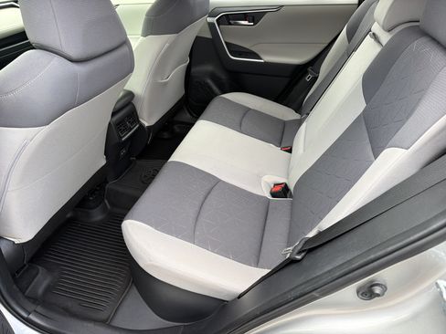 Certified 2022 Toyota RAV4 XLE w/ Convenience Package AWD/4WD image 4