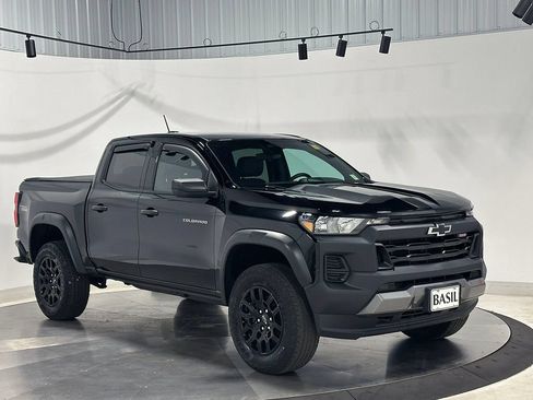 Used 2024 Chevrolet Colorado Trail Boss w/ Advanced Trailering Package AWD/4WD image 41