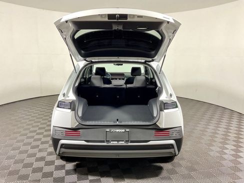 New 2025 Hyundai Ioniq 5 SE image 13