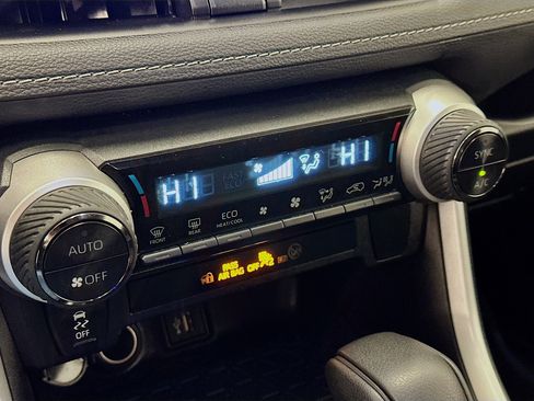 Used 2025 Toyota RAV4 XLE image 24