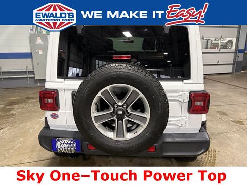 Used 2019 Jeep Wrangler Unlimited Sahara image 9