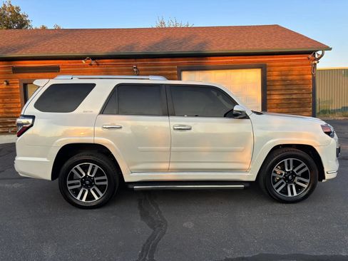 Used 2021 Toyota 4Runner Limited AWD/4WD image 8