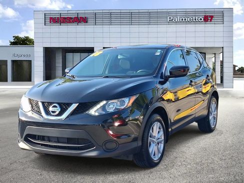 Used 2018 Nissan Rogue Sport S w/ S Appearance Package FWD image 3