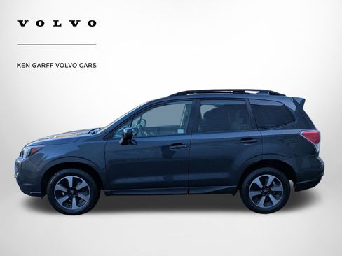 Used 2017 Subaru Forester 2.5i Premium w/ All-Weather Package image 7