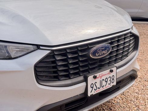 Used 2025 Ford Escape Active AWD/4WD image 4