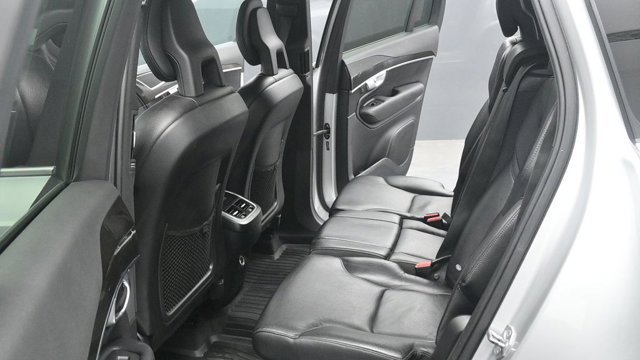 Used 2018 Volvo XC90 T6 Momentum w/ Convenience Package AWD/4WD image 23
