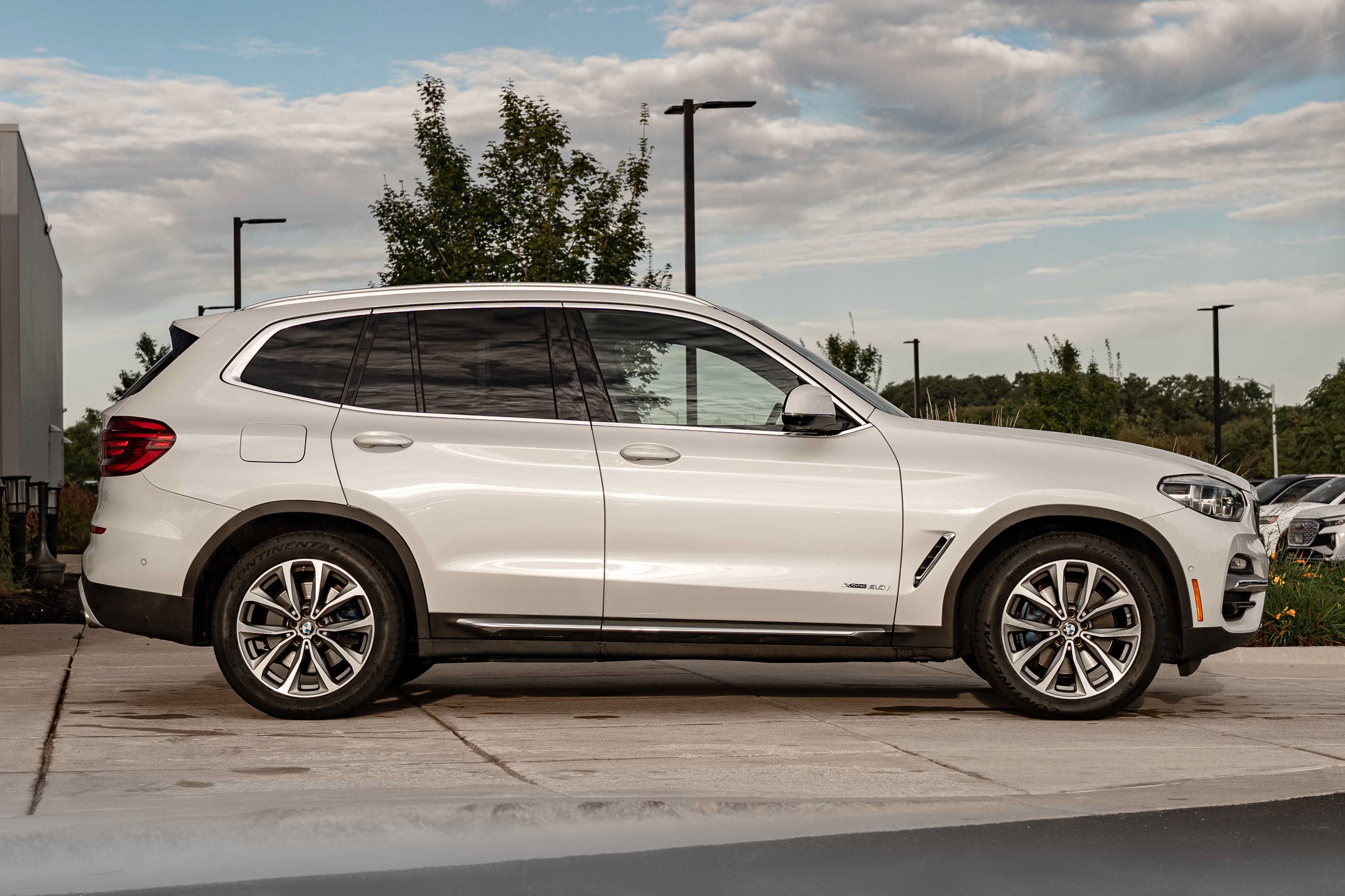Used 2018 BMW X3 xDrive30i AWD/4WD image 3