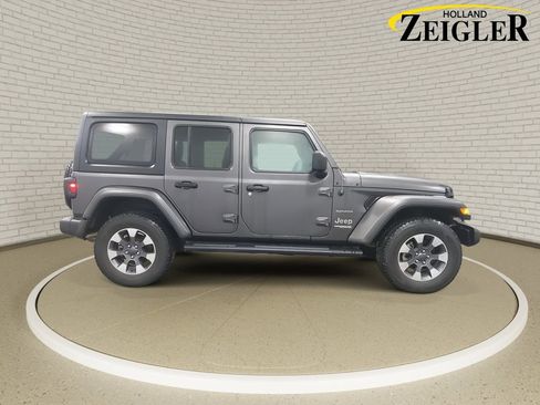 Used 2022 Jeep Wrangler Unlimited Sahara w/ Cold Weather Group image 4