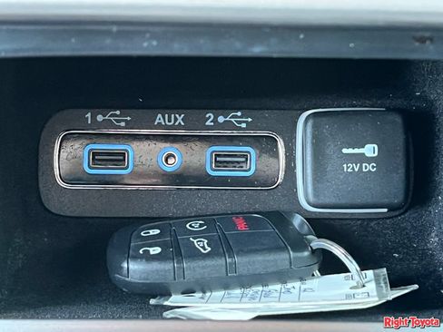 Used 2022 Jeep Grand Cherokee Laredo X RWD image 26
