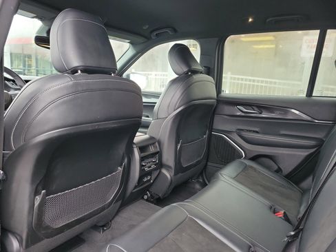 Used 2022 Jeep Grand Cherokee Altitude image 14