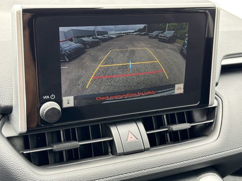 Used 2024 Toyota RAV4 XLE w/ Convenience Package FWD image 23