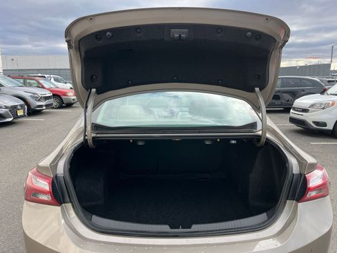 Used 2024 Chevrolet Malibu LT image 33