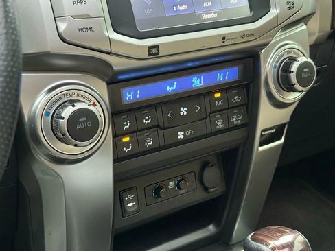 Used 2014 Toyota 4Runner Limited image 42