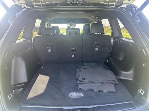 Used 2024 Jeep Grand Cherokee Altitude RWD image 6