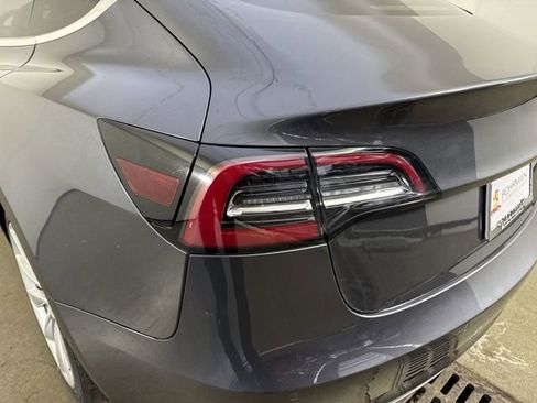 Used 2018 Tesla Model 3 Long Range image 30