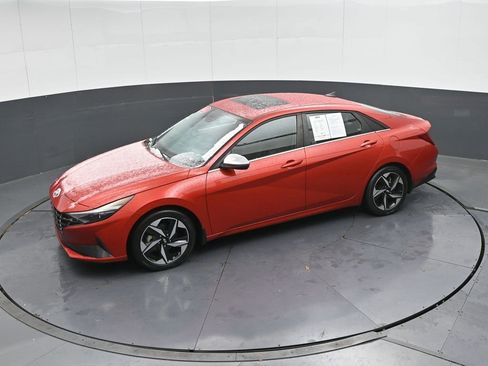 Used 2022 Hyundai Elantra Limited image 45