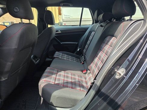 Used 2018 Volkswagen GTI SE FWD image 30