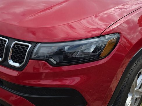 Certified 2023 Jeep Compass Sport image 9