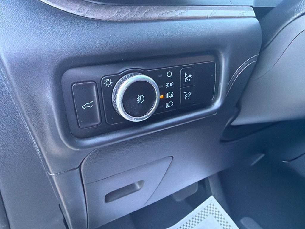 Used 2020 Ford Explorer Platinum w/ Premium Technology Package AWD/4WD image 13
