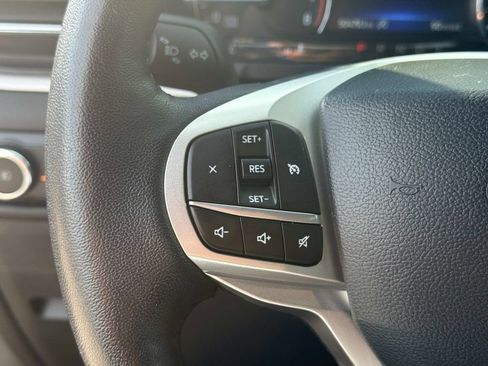 Used 2023 Ford Explorer XLT w/ Equipment Group 202A AWD/4WD image 32