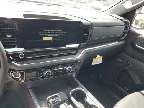 New 2026 GMC Sierra 1500 SLT image 29