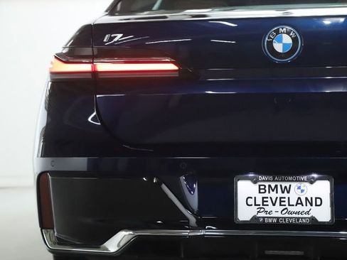 Used 2025 BMW i7 xDrive60 image 45