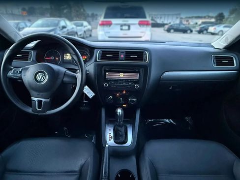 Used 2013 Volkswagen Jetta TDI FWD image 3