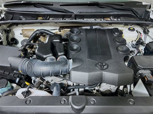 Certified 2024 Toyota 4Runner SR5 Premium image 26