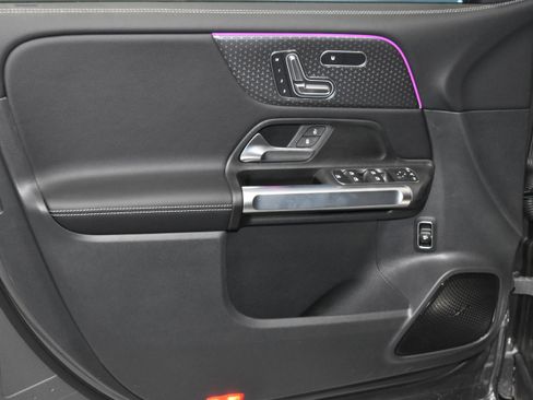 New 2026 Mercedes-Benz GLB 250 4MATIC image 3