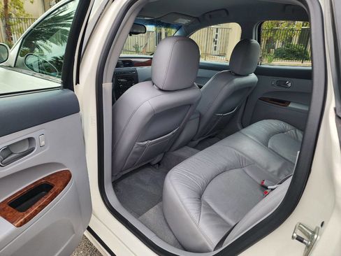 Used 2005 Buick LaCrosse CXS image 27