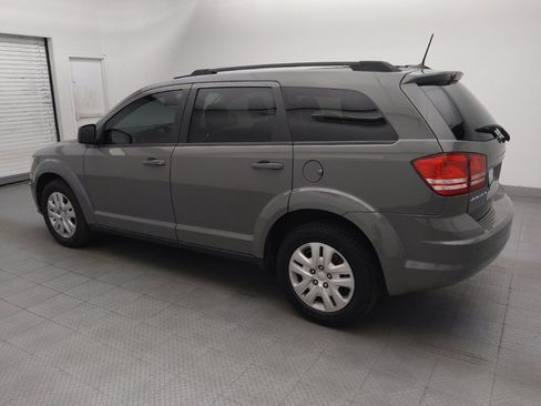 Used 2020 Dodge Journey SE w/ SE Popular Equipment Group FWD image 3