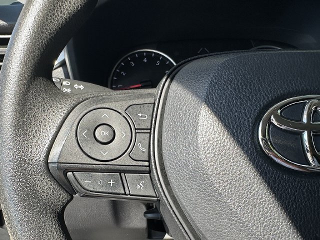 Used 2022 Toyota RAV4 LE FWD image 23