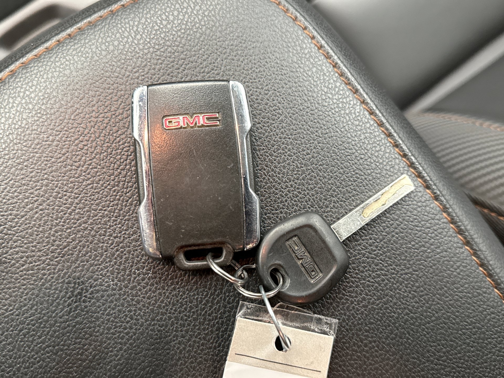 Used 2021 GMC Canyon AT4 w/ Driver Alert Package AWD/4WD image 18