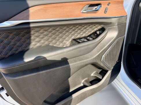 Used 2024 Jeep Grand Cherokee L Summit w/ Advanced Protech Group IV image 10