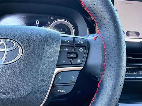 Certified 2023 Toyota Crown XLE image 24