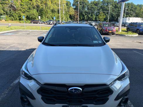 Used 2024 Subaru Crosstrek 2.0i Premium AWD/4WD image 3
