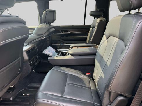 Used 2022 Jeep Grand Wagoneer Series I AWD/4WD image 14