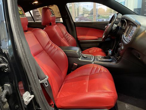 Used 2020 Dodge Charger Scat Pack RWD image 36