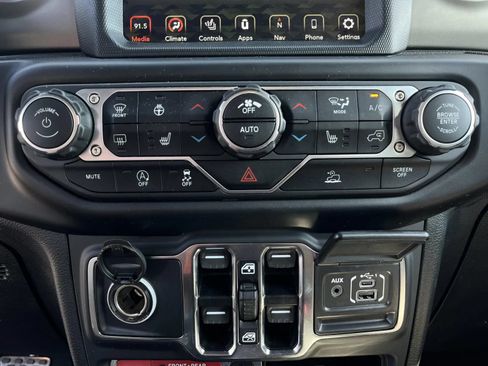Used 2020 Jeep Gladiator Rubicon AWD/4WD image 17